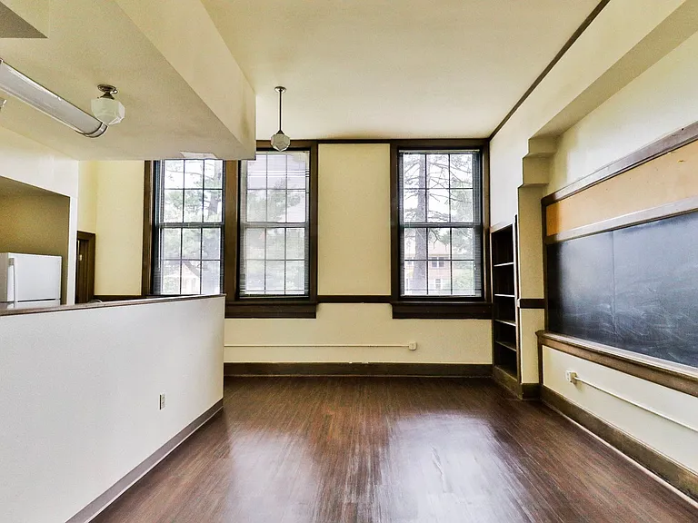 East High Apartments — Photo 18