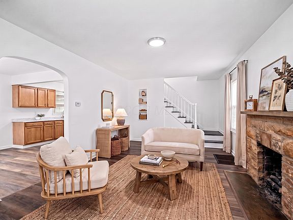 2nd image of 783 Binns Blvd