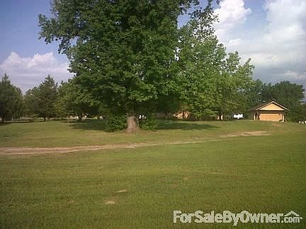 1st image of 302 Garrett Dr