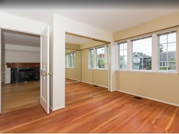 3rd image of 3955 Pandora St #201