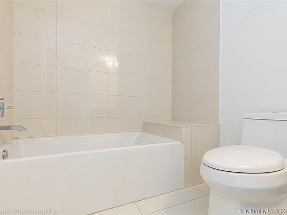 2nd image of 460 NE 28th St #10