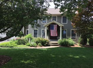 9 Pleasant View Dr, Hatfield, MA 01038