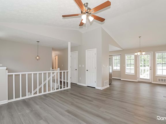 5th image of 415 Cindy Dr SE