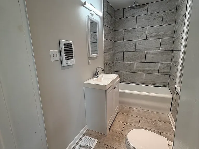 416 Franklin St — Photo 9