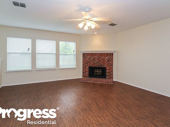 4th image of 411 Oxford Dr