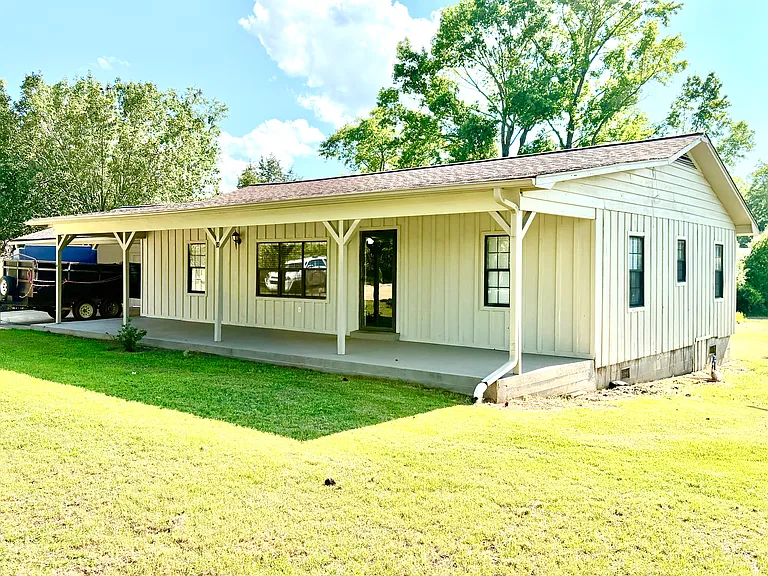 54 5th Ave — Photo 2