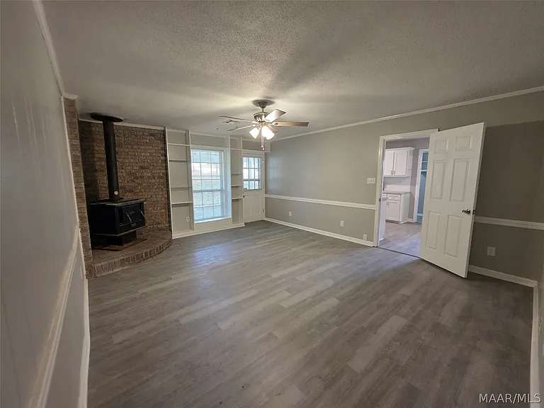 744 Ledyard Pl — Photo 8