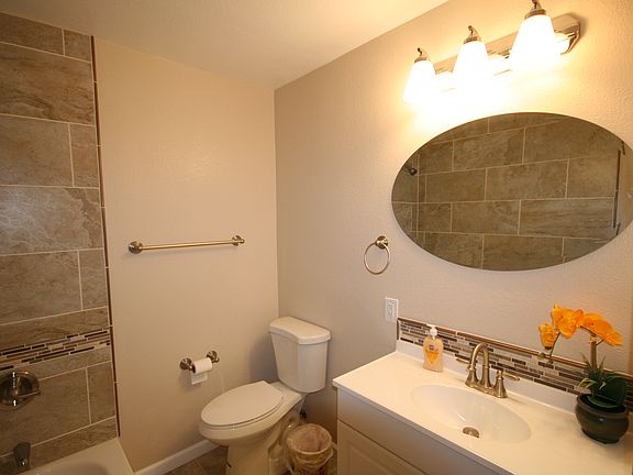3rd image of 638 W 27th St