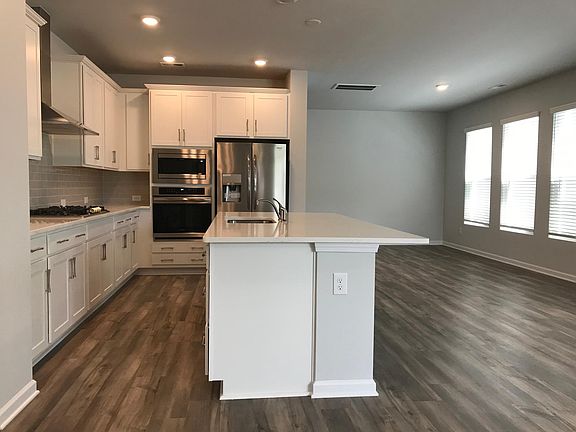 5th image of 337 Johnston Dr