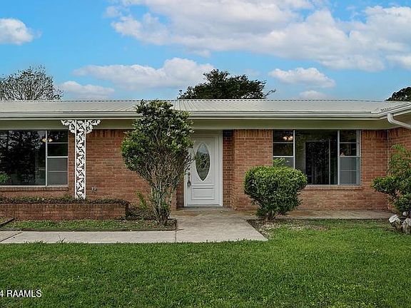 2nd image of 407 Martin Luther King Dr