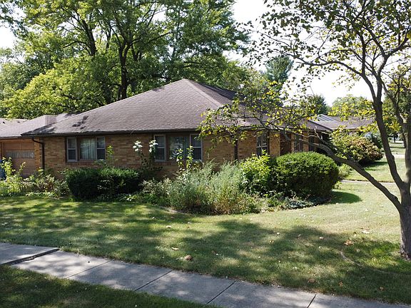 2nd image of 321 E Jefferson Ave