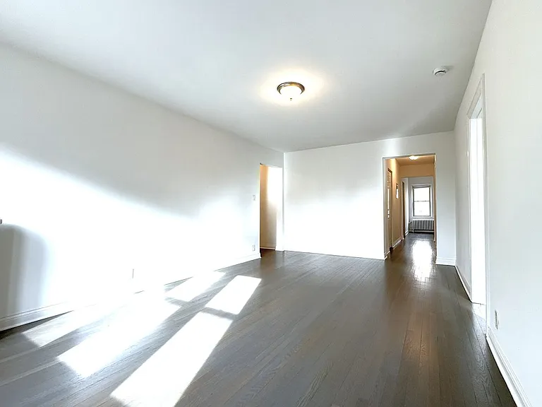 1800 N Farwell Apartments — Photo 13