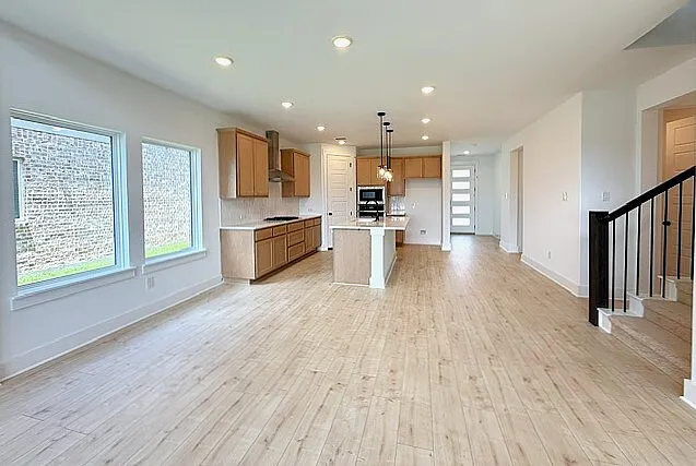 17141 Oxborough Dr — Photo 10