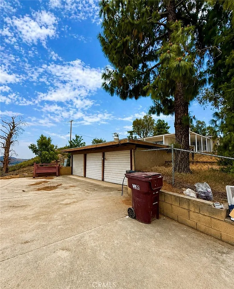 3 bed, 2260 sqft, $3,899 — Photo 4