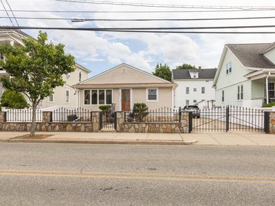 275 Columbus Ave, Pawtucket, RI, 02861