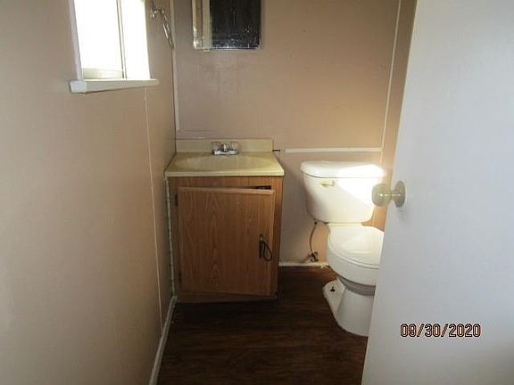 5th image of 833 Sunset Dr