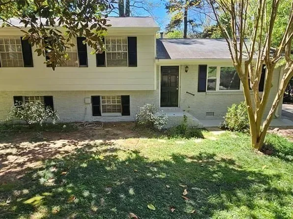1096 Deleon Ct, Clarkston, GA 30021