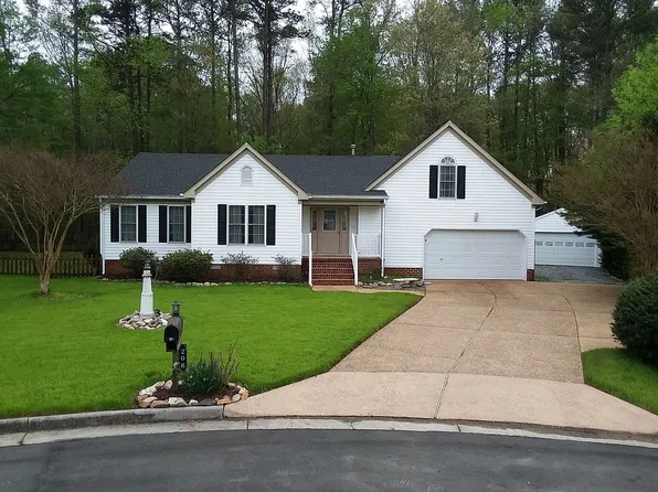 206 Zachary Pl, Yorktown, VA 23693