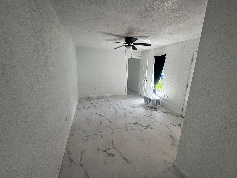 2nd image of 2616 Monterey St #103