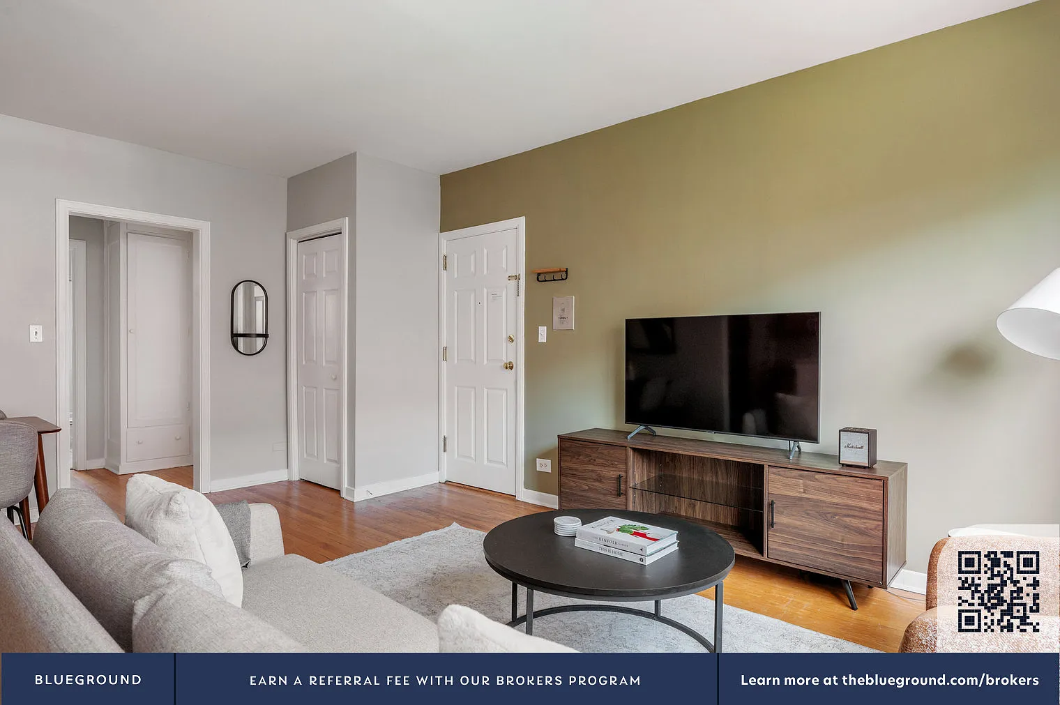 2 bed, 1.0 bath, 700 sqft, $1,570 — Photo 3