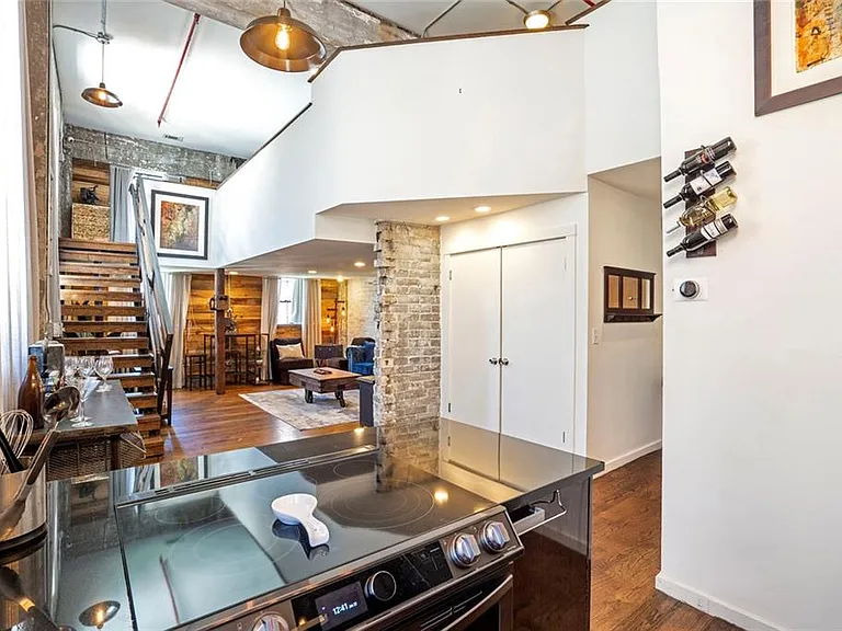 650 Glen Iris Dr NE #30 — Photo 1