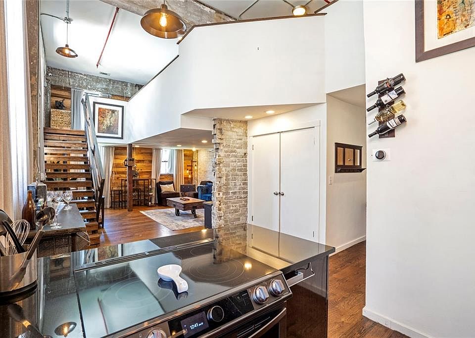 1st image of 650 Glen Iris Dr NE APT 30