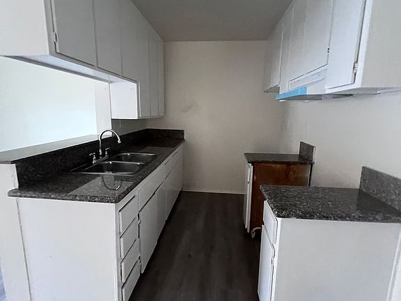 2nd image of 1585-1595 N Chestnut Ave #310