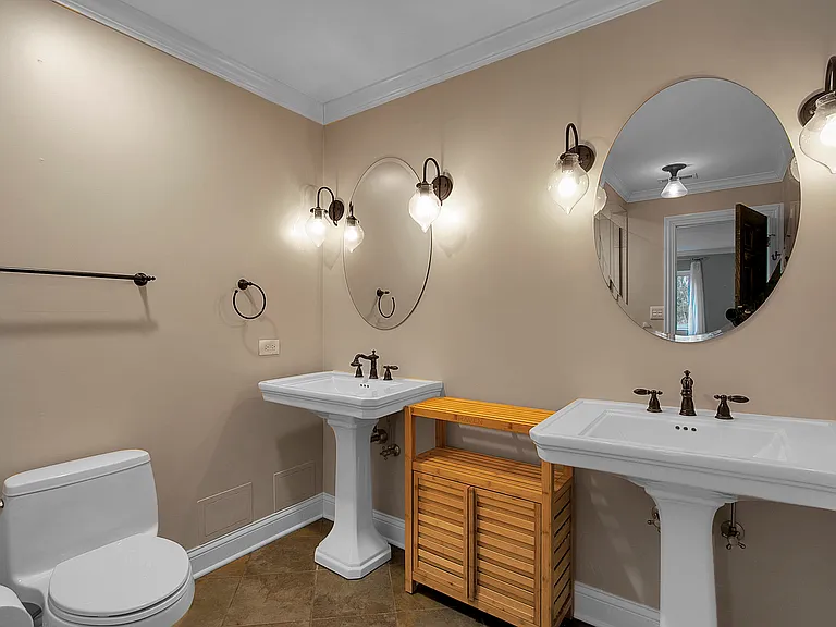 1002 Castilian Ct #302 — Photo 12