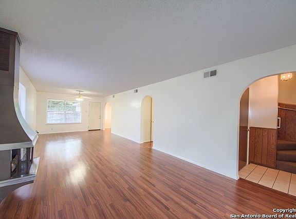 4th image of 9407 Powhatan Dr