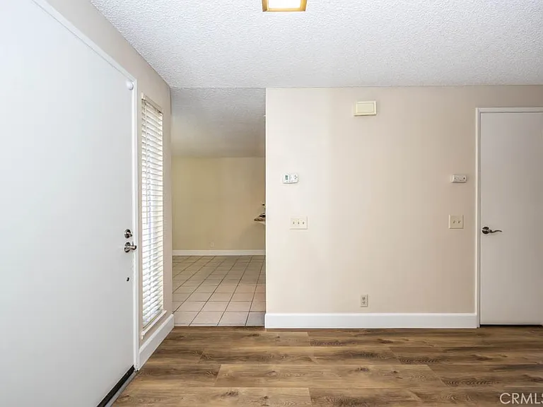 21 Ashbrook #102 — Photo 4