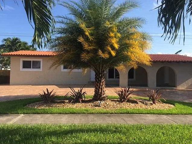 1st image of 670 W 51st Pl