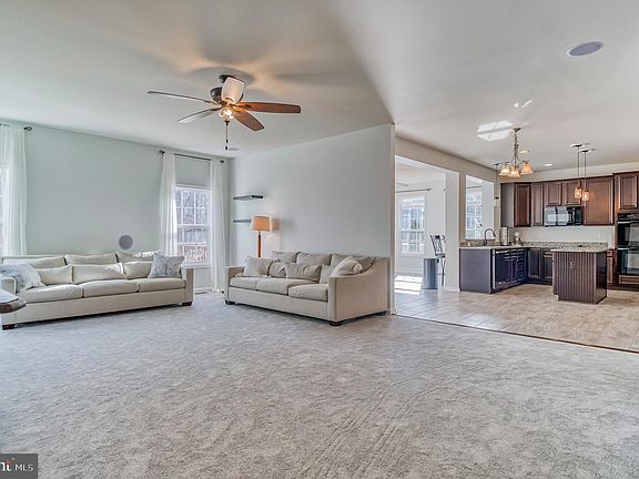 4th image of 451 Long Meadow Dr