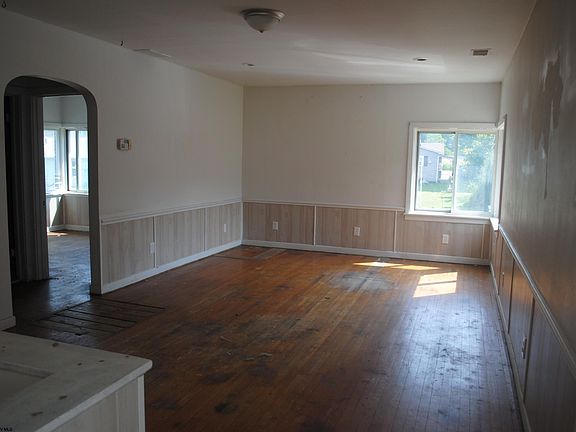 2nd image of 202 Heavner Ave