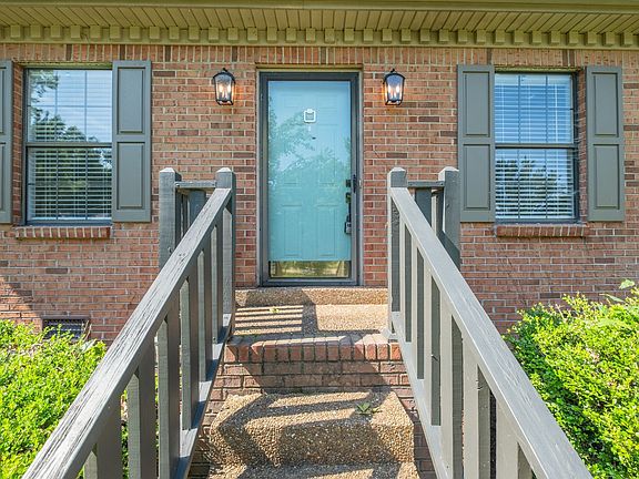 4th image of 308 Oakdale Dr