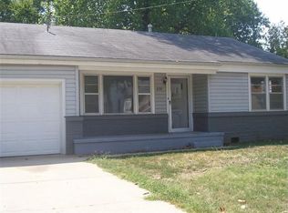 226 E Lindberg St, Springfield, MO 65807