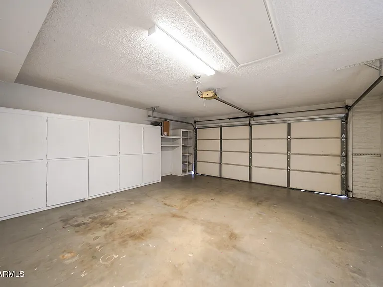 212 E Eugie Ave — Photo 16