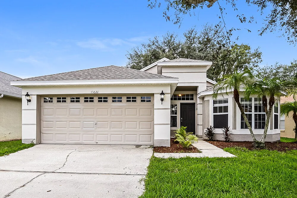 3 bed, 2.0 bath, 1598 sqft, $2,465 — Photo 1