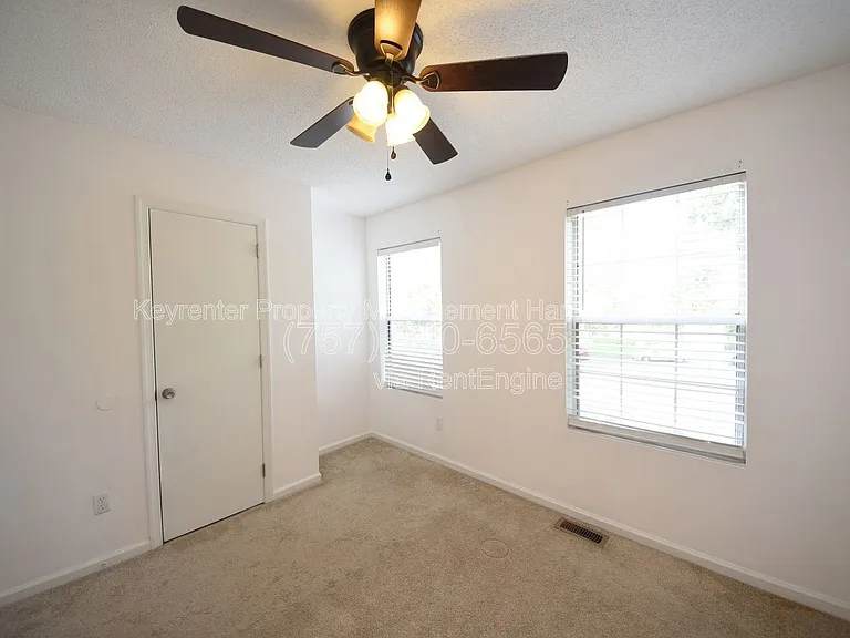 1549 River Creek Cres — Photo 23
