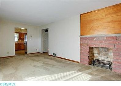 2nd image of 3793 Hiawatha St