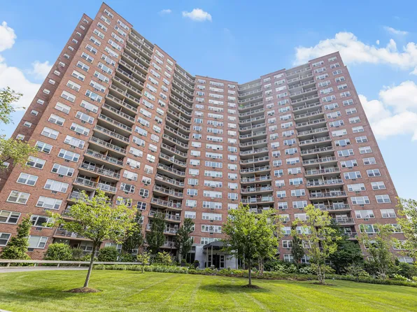 5900 Arlington Avenue image 12 of 20