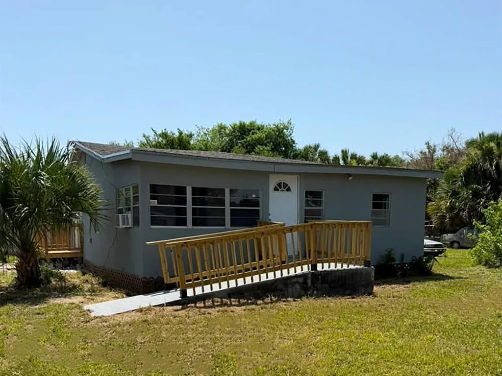 2 bed, 1.0 bath, 450 sqft, $1,650 — Photo 1