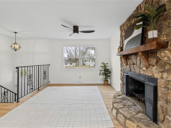 5th image of 19530 E 5th Terrace Ct N