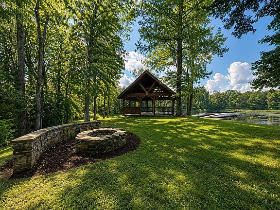 2nd image of 92 Butterfly Cove Trl