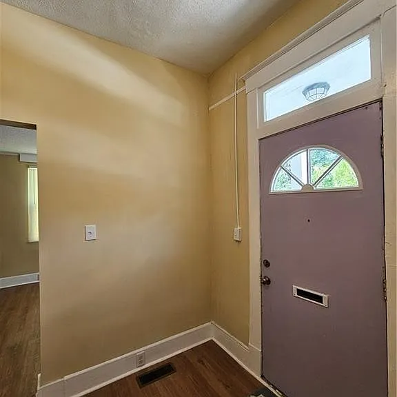 714 W 38th St — Photo 5