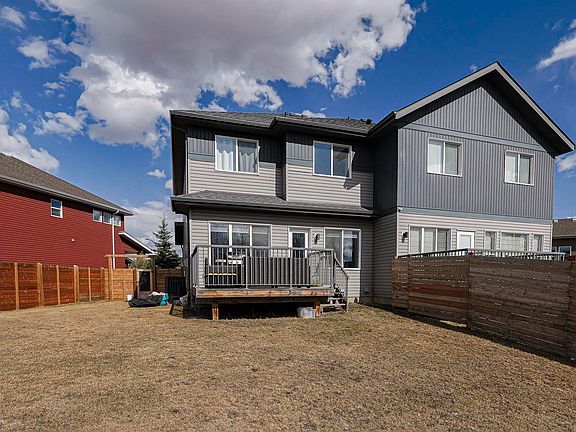 3rd image of 720 Charlesworth Way SW