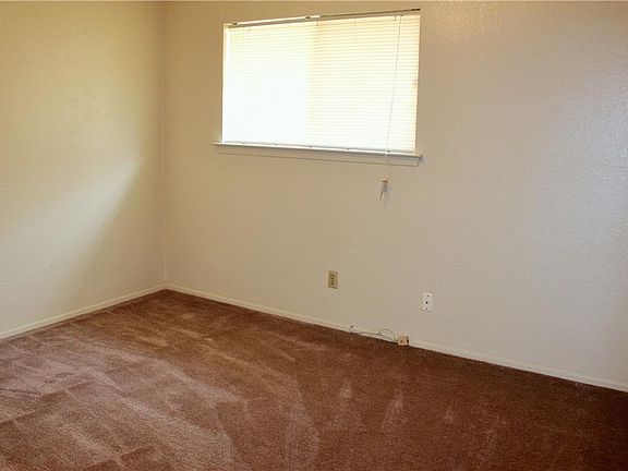 5th image of 2827 Wilcrest Dr