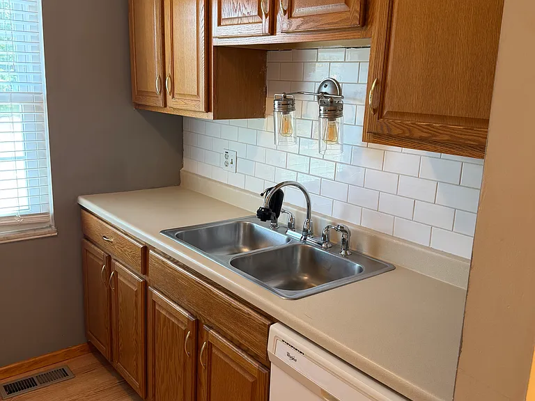 312 Bellford Ct — Photo 5