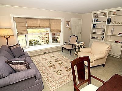 3rd image of 451 Miriam Ave