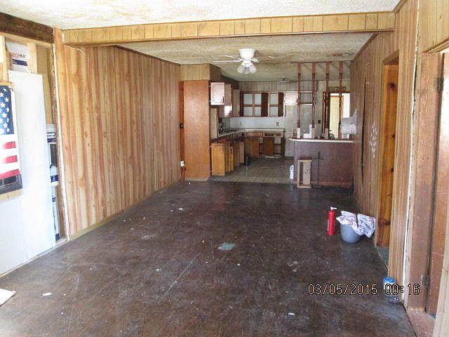 2nd image of 911 W Tahlequah Ave