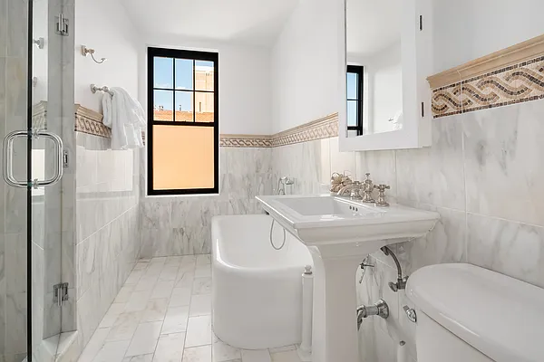 Sold by Compass | media 18